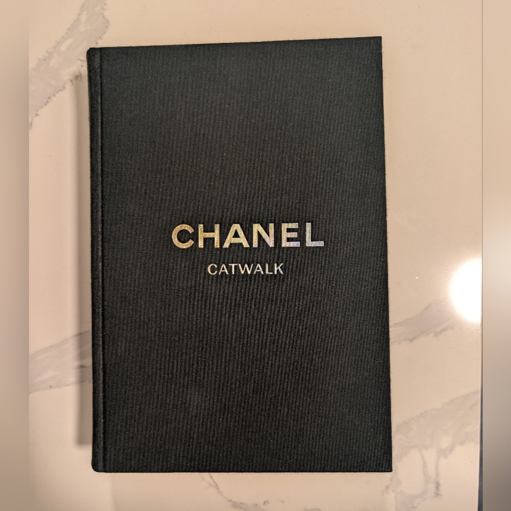 CHANEL Catwalk (Yale) Coffeetable Book